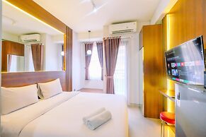 Restful And Minimalist Studio Transpark Cibubur Apartment