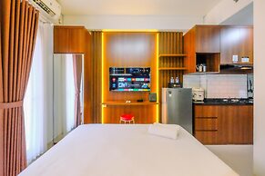 Restful And Minimalist Studio Transpark Cibubur Apartment