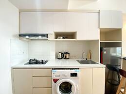 Homey And Elegant Studio Vasanta Innopark Apartment