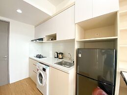 Homey And Elegant Studio Vasanta Innopark Apartment