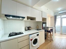 Homey And Elegant Studio Vasanta Innopark Apartment