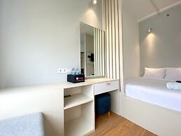 Homey And Elegant Studio Vasanta Innopark Apartment