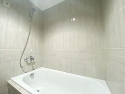 Homey And Elegant Studio Vasanta Innopark Apartment