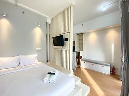 Homey And Elegant Studio Vasanta Innopark Apartment