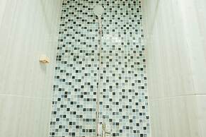 Vibrant 1Br Apartment At Belmont Residence Puri