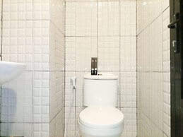 Homey And Comfortable Studio At De Prima Apartment