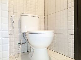 Homey And Comfortable Studio At De Prima Apartment