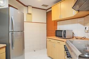 Homey And Cozy Stay 2Br Puri Casablanca Apartment