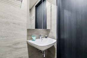 Good Deal And Homey Studio Collins Boulevard Apartment