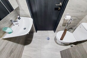 Good Deal And Homey Studio Collins Boulevard Apartment