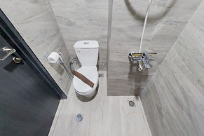 Good Deal And Homey Studio Collins Boulevard Apartment