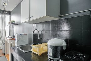 Nice And Warm Studio At Belmont Residence Puri Apartment