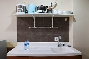 Comfort And Minimalist Studio At Belmont Residence Puri Apartment