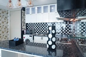 Vibrant Luxurious 1Br Apartment At La Riz Supermall Mansion