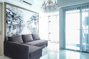 Vibrant Luxurious 1Br Apartment At La Riz Supermall Mansion