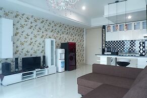 Vibrant Luxurious 1Br Apartment At La Riz Supermall Mansion