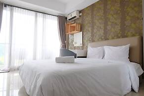 Modern Designed And Strategic Studio Room At Beverly Dago Apartment