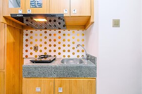 Cozy And Homey Studio Room Transpark Cibubur Apartment