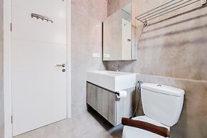 Fancy And Nice 2Br At Lloyd Alam Sutera Apartment