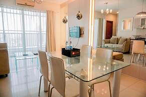 Elegant And Strategic 2Br Apartment At Thamrin Residence