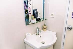 Comfort And Warm Studio At Serpong Greenview Apartment