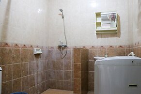 Cozy Living And Modern 2Br Puri Garden Apartment