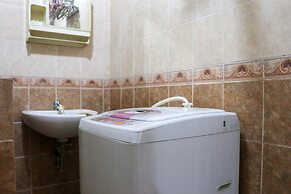 Cozy Living And Modern 2Br Puri Garden Apartment