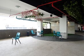 Modern 2Br Apartment At Pavilion Permata