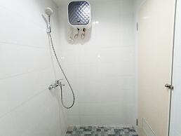 Homey And Cozy Living Studio Amartha View Apartment