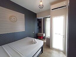 Homey And Cozy Living Studio Amartha View Apartment