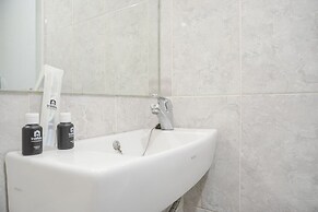 Good Deal And Homey Studio Bassura City Apartment