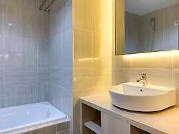 Modern Look 1Br Vasanta Innopark Apartment