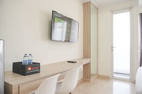 Strategic And Comfy Studio Menteng Park Apartment