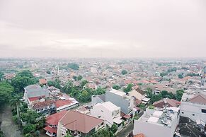 Warm And Cozy Stay 2Br Belmont Residence Puri Apartment