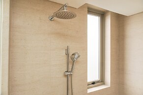 Modern Look And Nice 2Br Gold Coast Apartment Near Pik