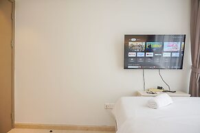 Modern Look And Nice 2Br Gold Coast Apartment Near Pik