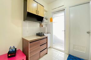 Homey And Comfort 2Br Green Pramuka City Apartment