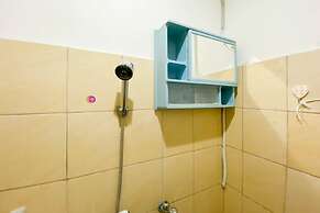 Homey And Comfort 2Br Green Pramuka City Apartment