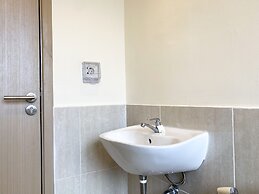 Comfort Stay 2Br Meikarta Apartment