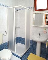 Oli - 20m From the Beach - 7 - R11