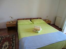 Oli - 20m From the Beach - 8 - R13