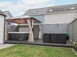 Clydfan, No 1 Trearddur Road