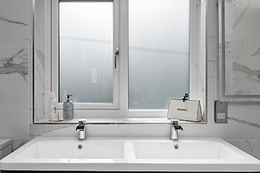 Clydfan, No 1 Trearddur Road