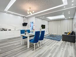 Torre Palace I by Atlantic Holiday