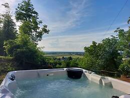 Bogdan - Countryside With hot tub - R2