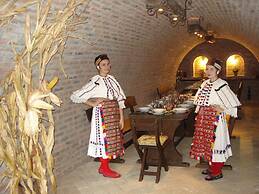 Bogdan - Countryside With hot tub - R2