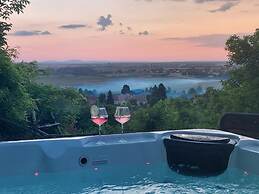 Bogdan - Countryside With hot tub - R2