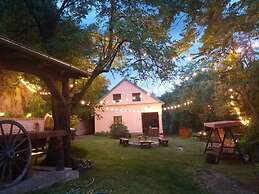 Bogdan - Countryside With hot tub - R2