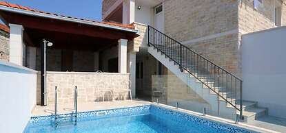 Boutique Rooms - With Pool - 1 - R101