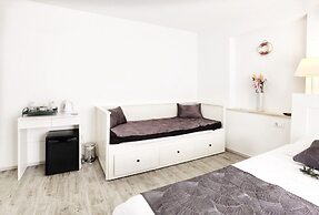 Boutique Rooms - With Pool - 3 - R103